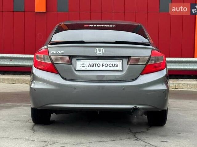 Хонда Цивик 2012 в Киеве на Automoto.ua Серый Хонда Цивик, объемом двигателя 1.8 л и пробегом 274 тыс. км за 8690 $, фото 6 на Automoto.ua