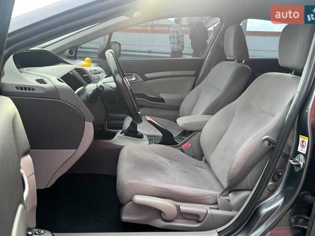 Хонда Цивик 2012 в Киеве на Automoto.ua Серый Хонда Цивик, объемом двигателя 1.8 л и пробегом 274 тыс. км за 8690 $, фото 8 на Automoto.ua