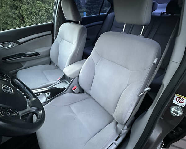 Серый Хонда Цивик, объемом двигателя 1.8 л и пробегом 226 тыс. км за 9500 $, фото 26 на Automoto.ua