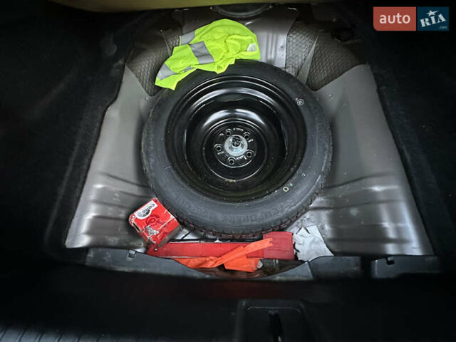 Серый Хонда Цивик, объемом двигателя 1.8 л и пробегом 226 тыс. км за 9500 $, фото 50 на Automoto.ua