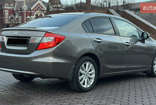 Серый Хонда Цивик, объемом двигателя 1.8 л и пробегом 226 тыс. км за 9500 $, фото 10 на Automoto.ua