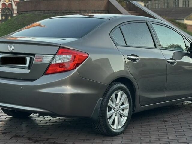 Серый Хонда Цивик, объемом двигателя 1.8 л и пробегом 225 тыс. км за 9200 $, фото 3 на Automoto.ua