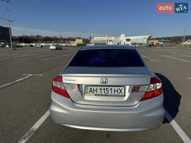 Серый Хонда Цивик, объемом двигателя 1.8 л и пробегом 151 тыс. км за 10000 $, фото 3 на Automoto.ua