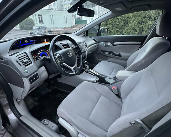 Серый Хонда Цивик, объемом двигателя 1.8 л и пробегом 226 тыс. км за 9500 $, фото 14 на Automoto.ua