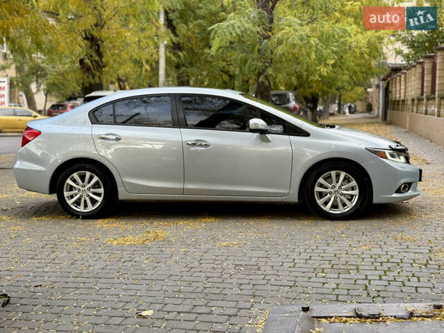 Хонда Цивик 2012 в Одессе на Automoto.ua Серый Хонда Цивик, объемом двигателя 1.8 л и пробегом 165 тыс. км за 10500 $, фото 5 на Automoto.ua