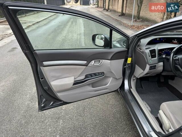 Серый Хонда Цивик, объемом двигателя 1.8 л и пробегом 94 тыс. км за 11900 $, фото 35 на Automoto.ua