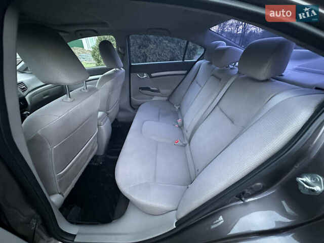Серый Хонда Цивик, объемом двигателя 1.8 л и пробегом 226 тыс. км за 9500 $, фото 18 на Automoto.ua