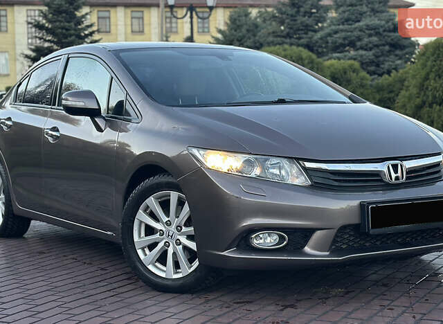 Хонда Цивик 2012 в Днепре (Днепропетровске) на Automoto.ua Серый Хонда Цивик, объемом двигателя 1.8 л и пробегом 225 тыс. км за 9500 $, фото 6 на Automoto.ua