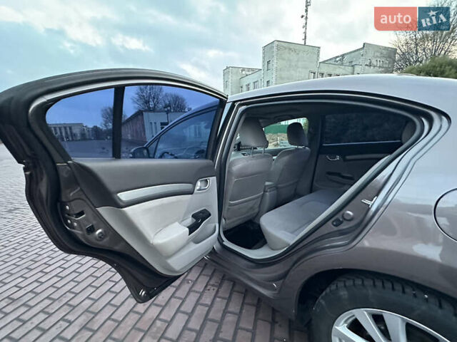 Серый Хонда Цивик, объемом двигателя 1.8 л и пробегом 226 тыс. км за 9500 $, фото 19 на Automoto.ua