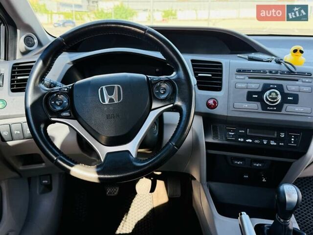 Хонда Цивик 2012 в Киеве на Automoto.ua Серый Хонда Цивик, объемом двигателя 1.8 л и пробегом 272 тыс. км за 8099 $, фото 10 на Automoto.ua