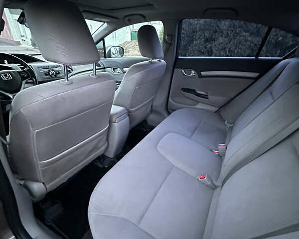 Серый Хонда Цивик, объемом двигателя 1.8 л и пробегом 226 тыс. км за 9500 $, фото 17 на Automoto.ua