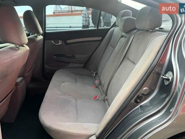 Хонда Цивик 2012 в Киеве на Automoto.ua Серый Хонда Цивик, объемом двигателя 1.8 л и пробегом 274 тыс. км за 8690 $, фото 9 на Automoto.ua