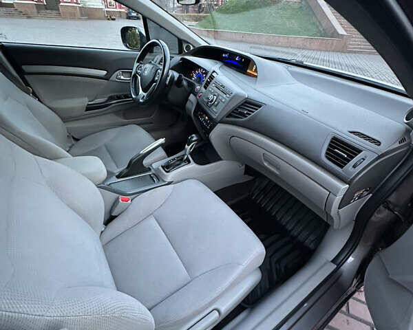 Серый Хонда Цивик, объемом двигателя 1.8 л и пробегом 226 тыс. км за 9500 $, фото 23 на Automoto.ua