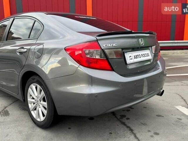 Хонда Цивик 2012 в Киеве на Automoto.ua Серый Хонда Цивик, объемом двигателя 1.8 л и пробегом 274 тыс. км за 8690 $, фото 5 на Automoto.ua
