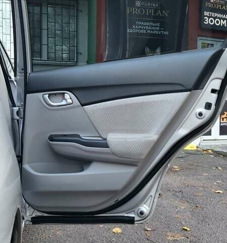 Серый Хонда Цивик, объемом двигателя 1.5 л и пробегом 210 тыс. км за 10900 $, фото 14 на Automoto.ua