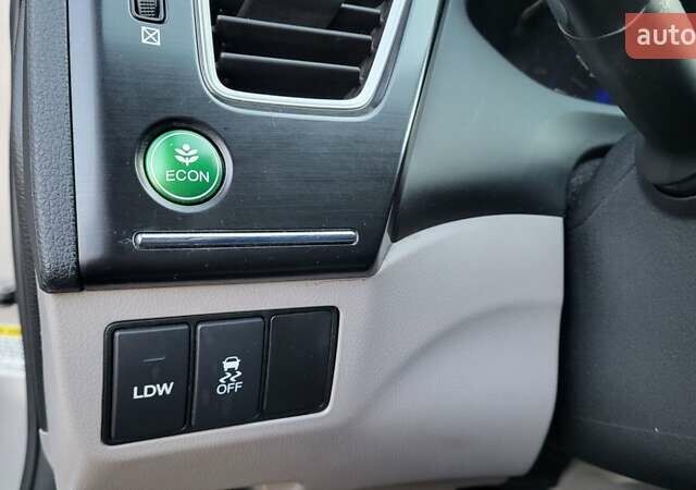 Серый Хонда Цивик, объемом двигателя 1.5 л и пробегом 210 тыс. км за 10900 $, фото 26 на Automoto.ua