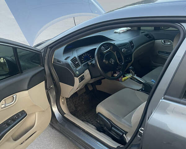 Серый Хонда Цивик, объемом двигателя 1.6 л и пробегом 107 тыс. км за 10000 $, фото 9 на Automoto.ua