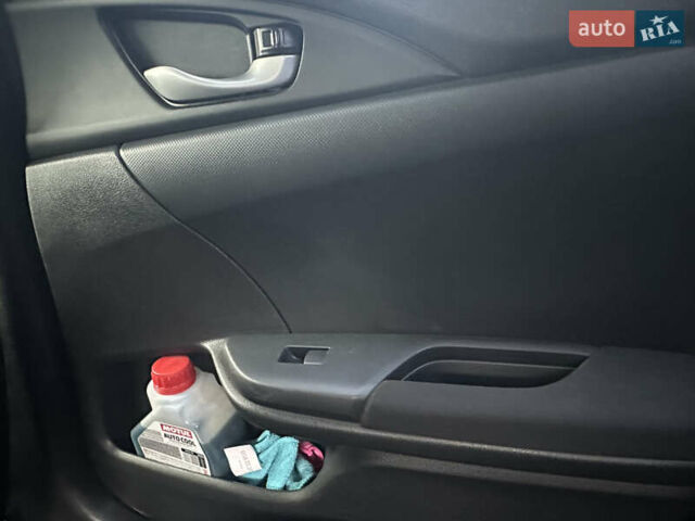 Серый Хонда Цивик, объемом двигателя 2 л и пробегом 105 тыс. км за 13200 $, фото 98 на Automoto.ua