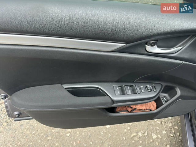 Серый Хонда Цивик, объемом двигателя 2 л и пробегом 105 тыс. км за 13200 $, фото 111 на Automoto.ua