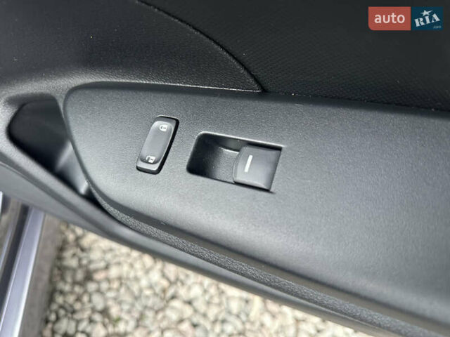 Серый Хонда Цивик, объемом двигателя 2 л и пробегом 105 тыс. км за 13200 $, фото 118 на Automoto.ua