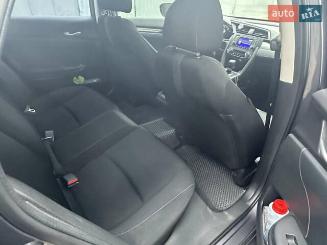 Серый Хонда Цивик, объемом двигателя 2 л и пробегом 105 тыс. км за 13200 $, фото 105 на Automoto.ua