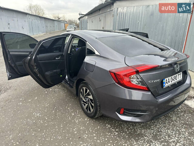 Серый Хонда Цивик, объемом двигателя 2 л и пробегом 105 тыс. км за 13200 $, фото 4 на Automoto.ua