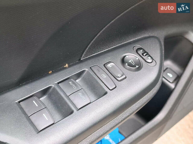 Сірий Хонда Сівік, об'ємом двигуна 2 л та пробігом 151 тис. км за 12290 $, фото 21 на Automoto.ua