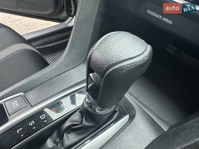 Серый Хонда Цивик, объемом двигателя 2 л и пробегом 105 тыс. км за 13200 $, фото 113 на Automoto.ua