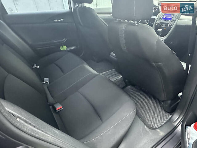 Серый Хонда Цивик, объемом двигателя 2 л и пробегом 105 тыс. км за 13200 $, фото 106 на Automoto.ua