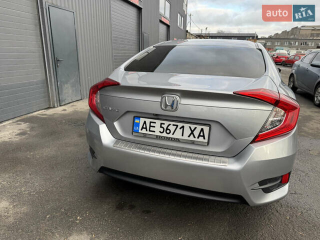 Серый Хонда Цивик, объемом двигателя 2 л и пробегом 106 тыс. км за 12899 $, фото 10 на Automoto.ua