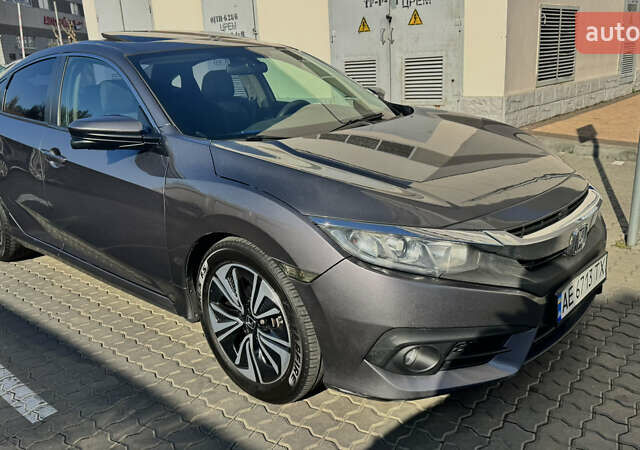 Серый Хонда Цивик, объемом двигателя 1.5 л и пробегом 150 тыс. км за 15000 $, фото 5 на Automoto.ua