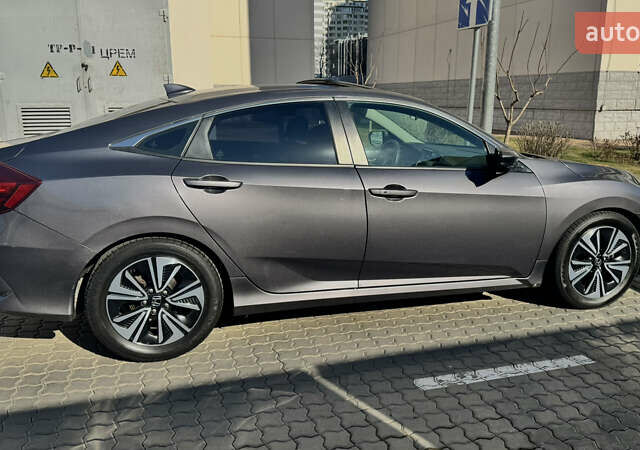 Серый Хонда Цивик, объемом двигателя 1.5 л и пробегом 150 тыс. км за 15000 $, фото 4 на Automoto.ua