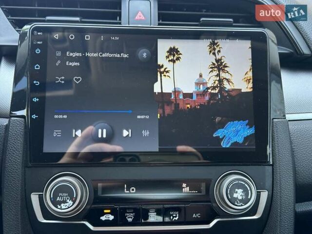 Сірий Хонда Сівік, об'ємом двигуна 2 л та пробігом 90 тис. км за 13799 $, фото 19 на Automoto.ua