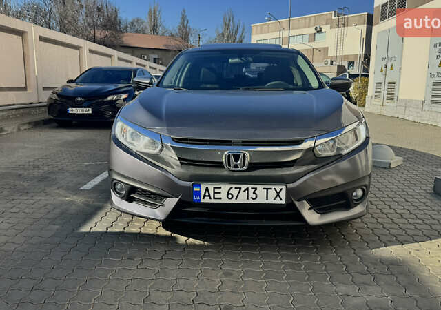 Серый Хонда Цивик, объемом двигателя 1.5 л и пробегом 150 тыс. км за 15000 $, фото 6 на Automoto.ua