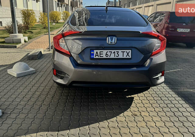Серый Хонда Цивик, объемом двигателя 1.5 л и пробегом 150 тыс. км за 15000 $, фото 1 на Automoto.ua
