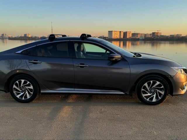 Серый Хонда Цивик, объемом двигателя 2 л и пробегом 162 тыс. км за 12200 $, фото 3 на Automoto.ua