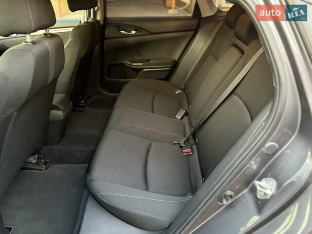 Сірий Хонда Сівік, об'ємом двигуна 2 л та пробігом 119 тис. км за 14500 $, фото 39 на Automoto.ua