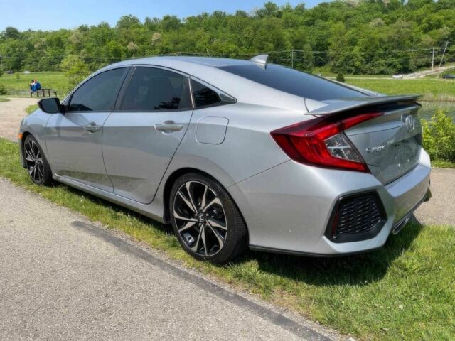 Серый Хонда Цивик, объемом двигателя 1.5 л и пробегом 68 тыс. км за 8500 $, фото 5 на Automoto.ua