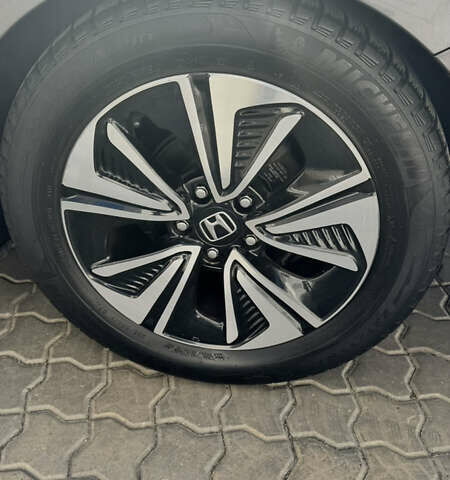 Серый Хонда Цивик, объемом двигателя 1.5 л и пробегом 150 тыс. км за 15000 $, фото 15 на Automoto.ua