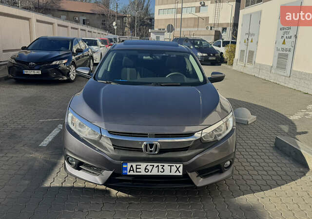 Серый Хонда Цивик, объемом двигателя 1.5 л и пробегом 150 тыс. км за 15000 $, фото 7 на Automoto.ua