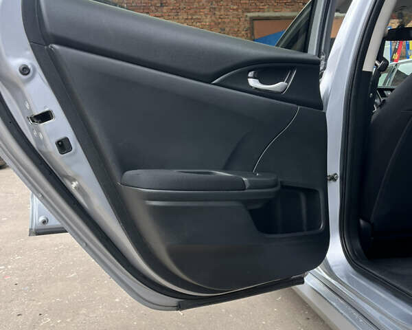 Серый Хонда Цивик, объемом двигателя 2 л и пробегом 102 тыс. км за 13000 $, фото 15 на Automoto.ua