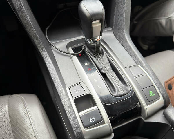 Серый Хонда Цивик, объемом двигателя 1.5 л и пробегом 131 тыс. км за 15499 $, фото 29 на Automoto.ua