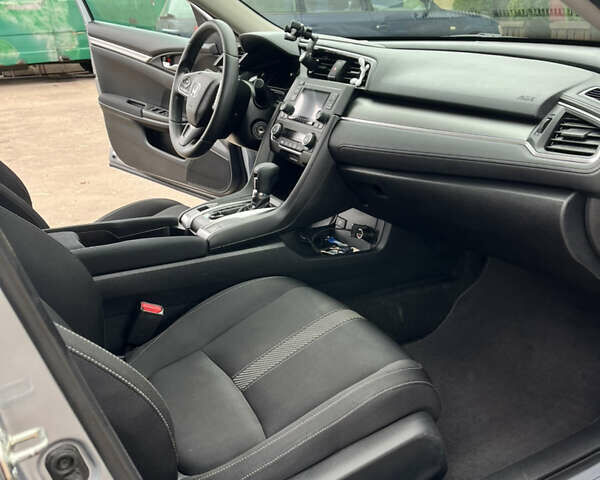 Серый Хонда Цивик, объемом двигателя 2 л и пробегом 102 тыс. км за 13000 $, фото 18 на Automoto.ua