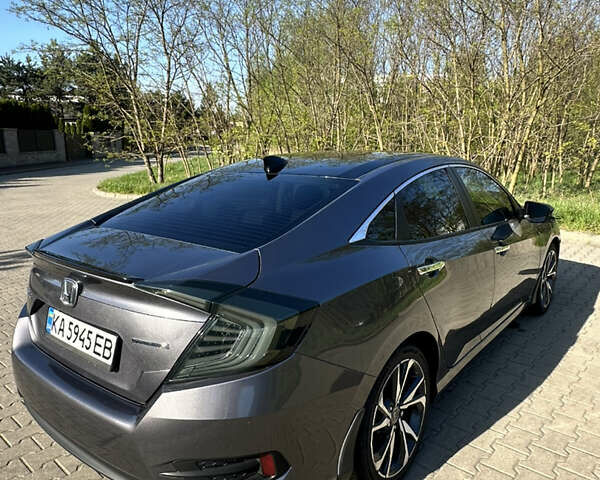 Серый Хонда Цивик, объемом двигателя 1.5 л и пробегом 101 тыс. км за 17500 $, фото 1 на Automoto.ua