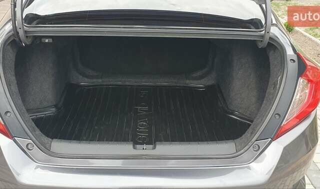 Серый Хонда Цивик, объемом двигателя 2 л и пробегом 41 тыс. км за 14200 $, фото 19 на Automoto.ua