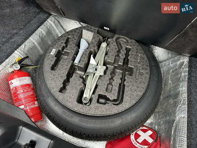 Серый Хонда Цивик, объемом двигателя 2 л и пробегом 80 тыс. км за 13900 $, фото 39 на Automoto.ua