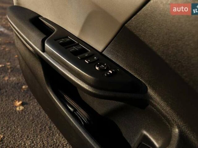 Серый Хонда Цивик, объемом двигателя 2 л и пробегом 80 тыс. км за 14000 $, фото 15 на Automoto.ua