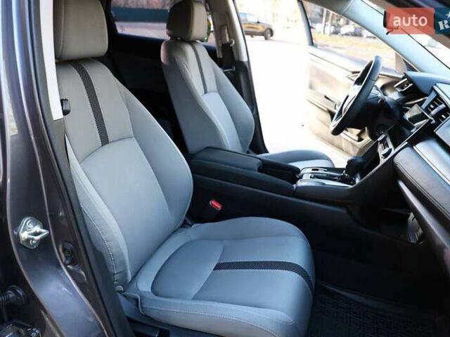 Серый Хонда Цивик, объемом двигателя 2 л и пробегом 80 тыс. км за 14000 $, фото 10 на Automoto.ua