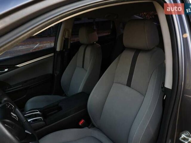 Серый Хонда Цивик, объемом двигателя 2 л и пробегом 80 тыс. км за 14000 $, фото 11 на Automoto.ua