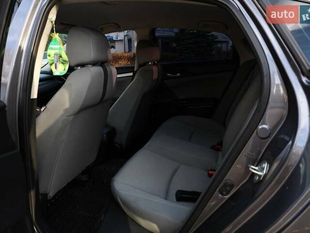 Серый Хонда Цивик, объемом двигателя 2 л и пробегом 80 тыс. км за 14000 $, фото 13 на Automoto.ua